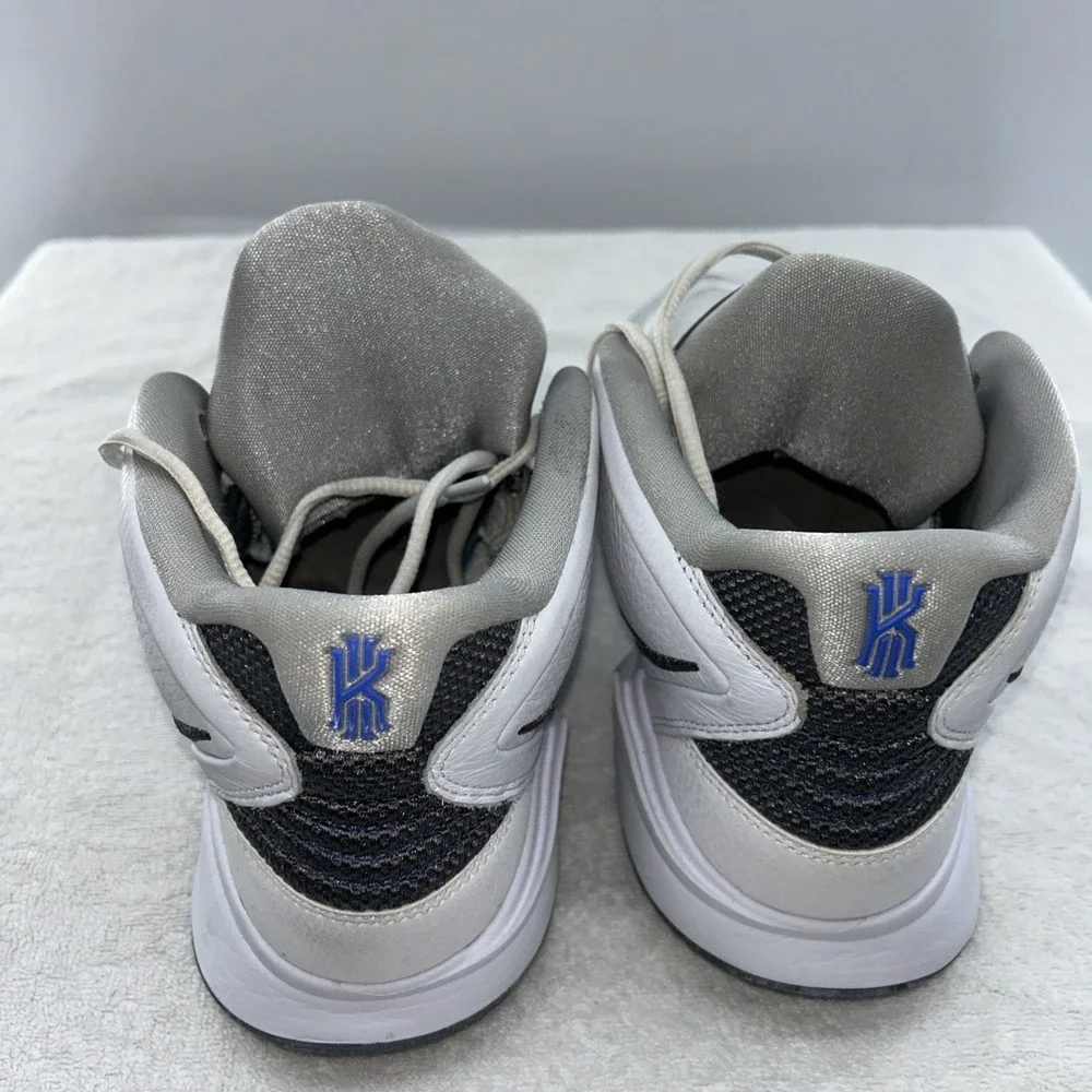 NIKE Kyrie Infinity 